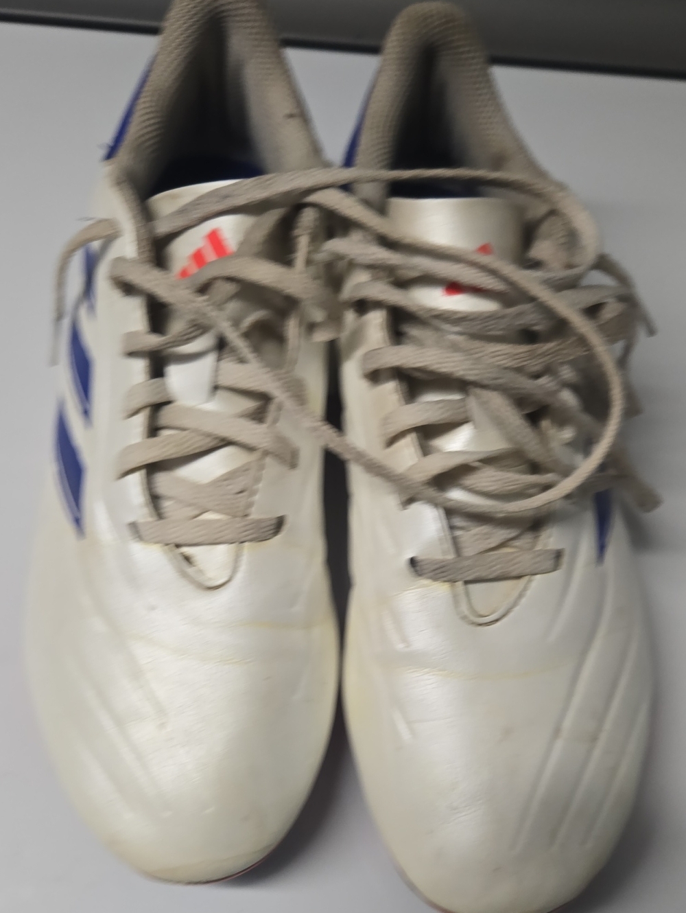 adidas Unisex White & Blue Athletic Soccer Shoes